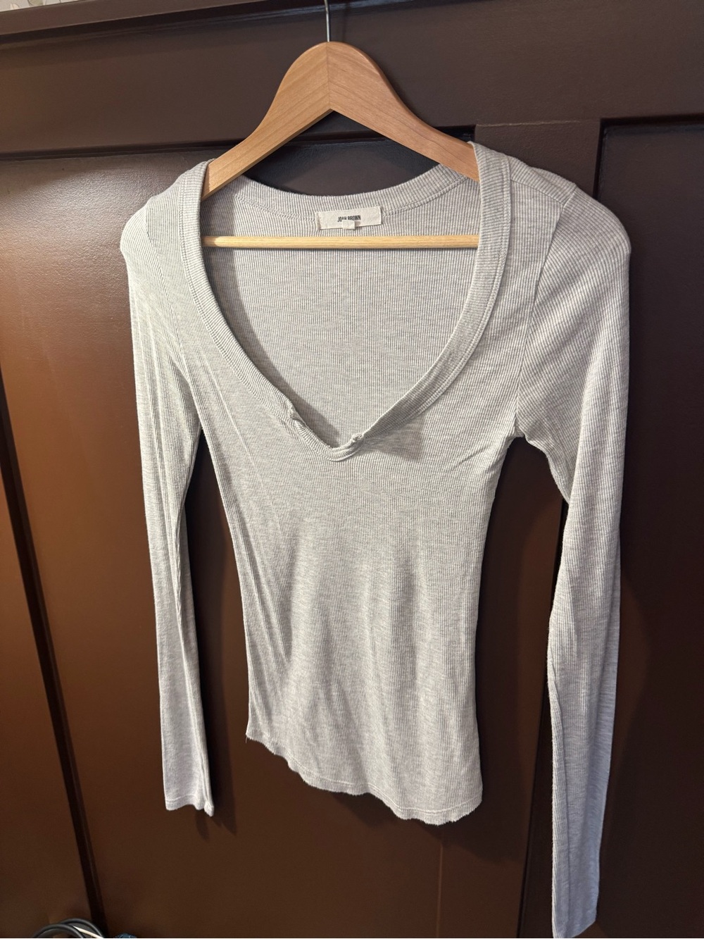 Joah Brown Henley Long Sleeve Top In Taupe Size XS-S - Picture 3 of 3